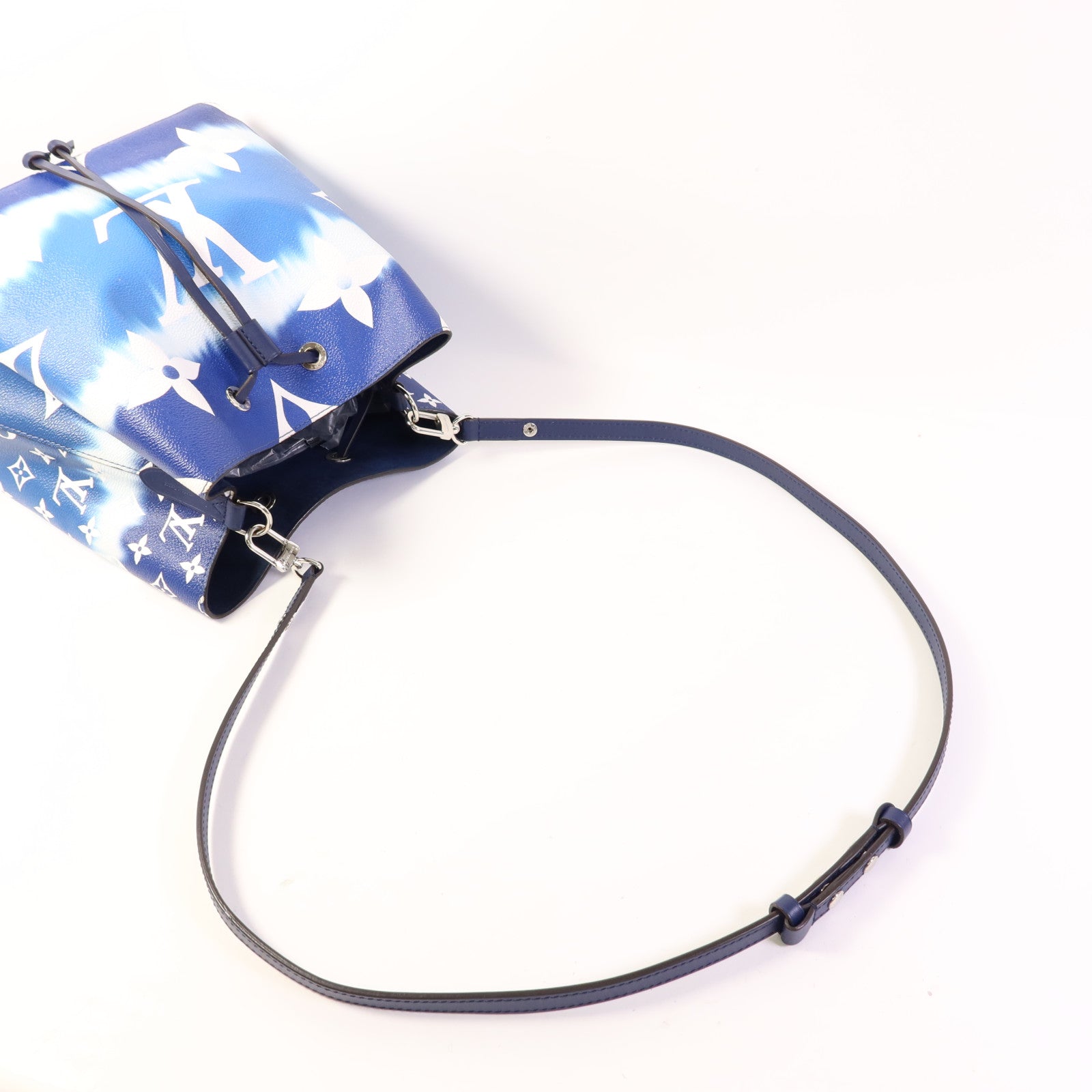 LOUIS VUITTON Monogram Escale Neo Noe銀扣肩背袋