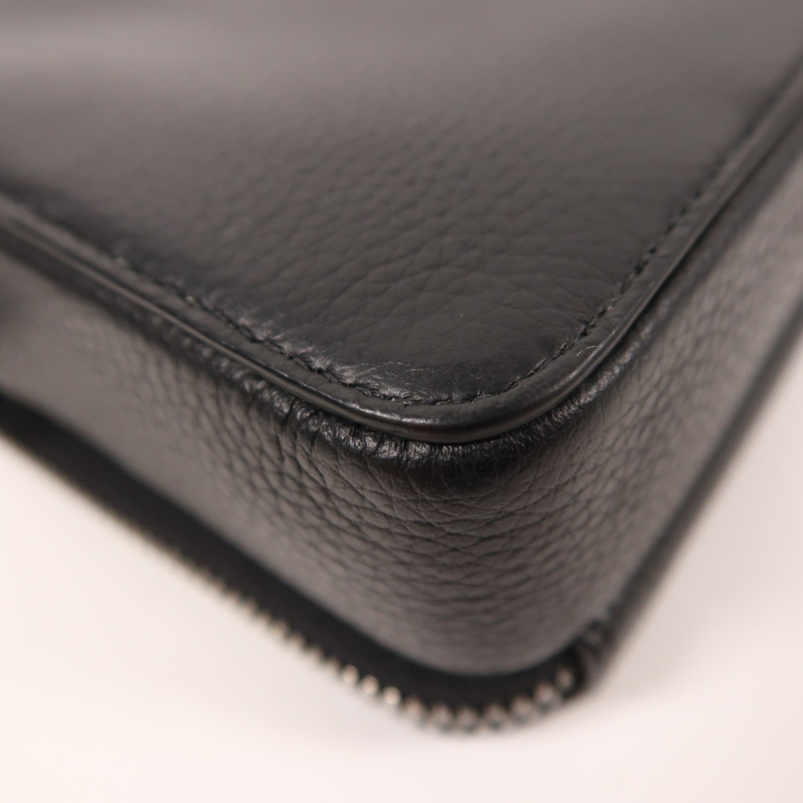 Dior 牛皮皮革ERL Pouch銀扣肩背袋