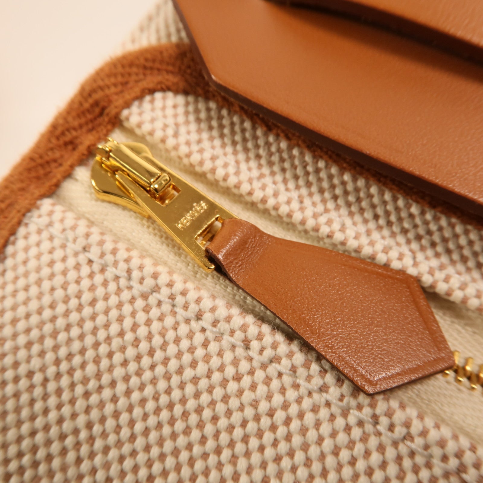 HERMES 帆布Mini Herbag金扣肩背袋Beige/Gold