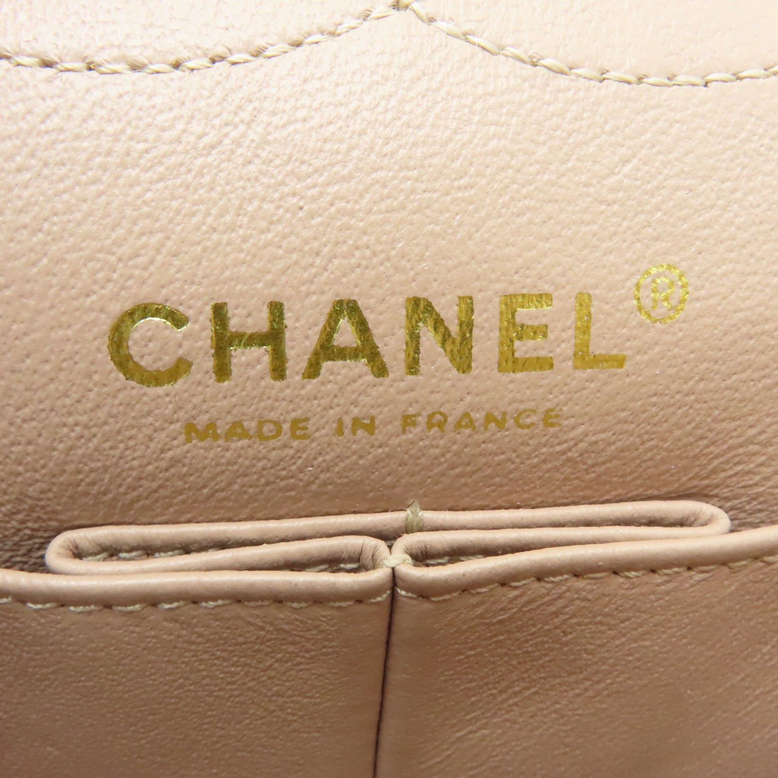 CHANEL 【清倉大減價】菱格漆皮皮革2.55 Chain Shoulder金扣鏈帶肩背袋米色