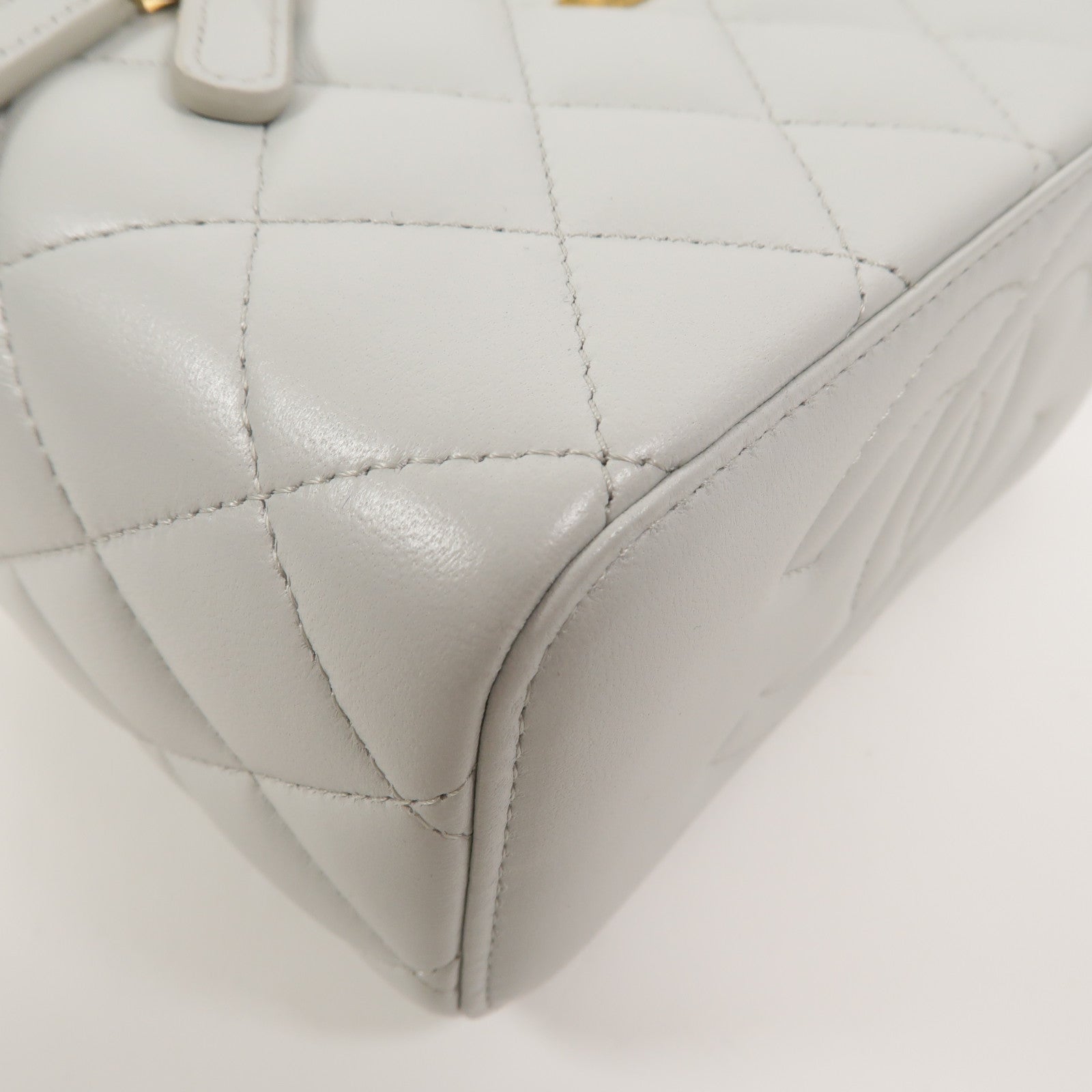 CHANEL 羊皮皮革Camellia Chain Vanity Case鏈帶肩背袋