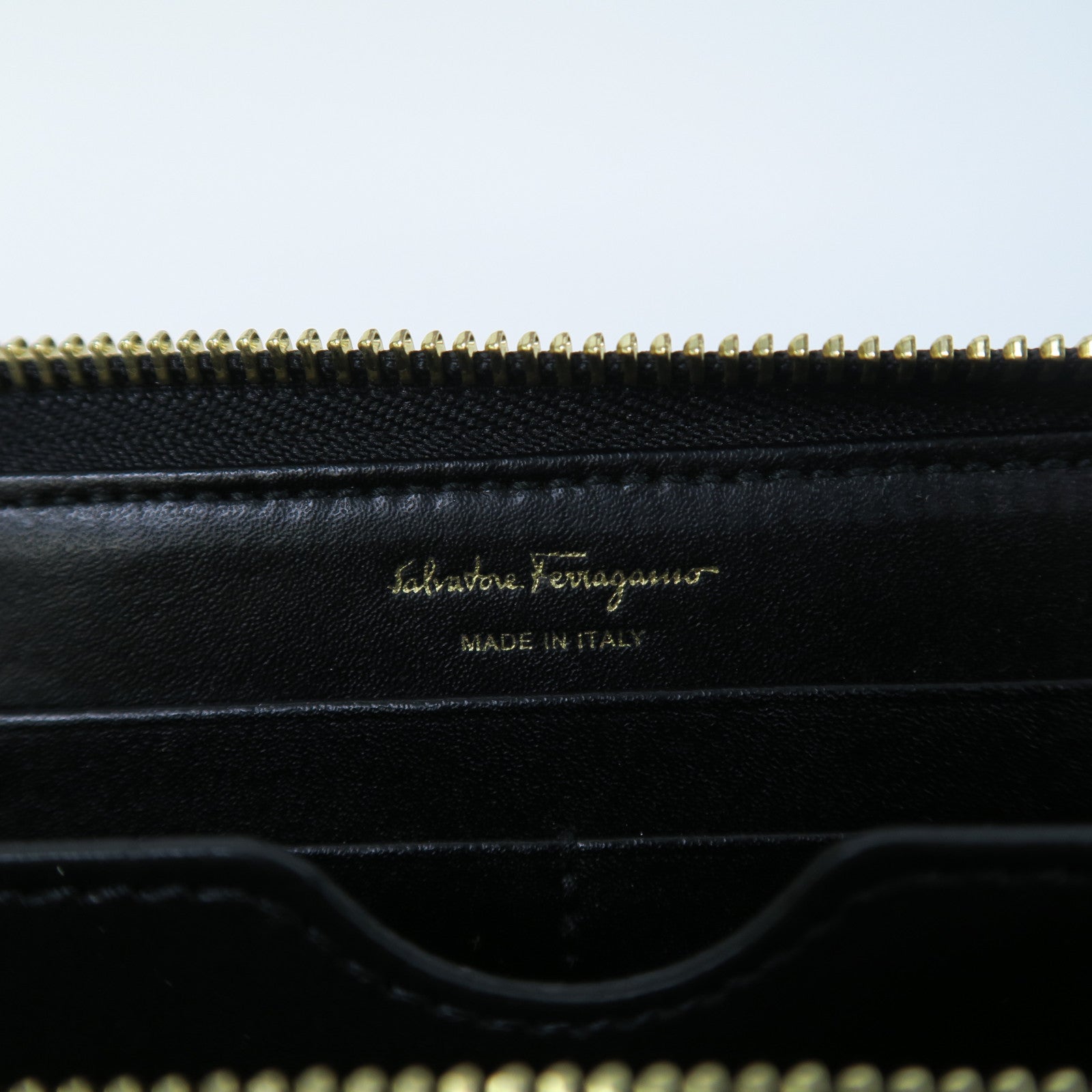 Salvatore Ferragamo 【激減優惠】牛皮皮革Long Wallet金扣長錢包黑色