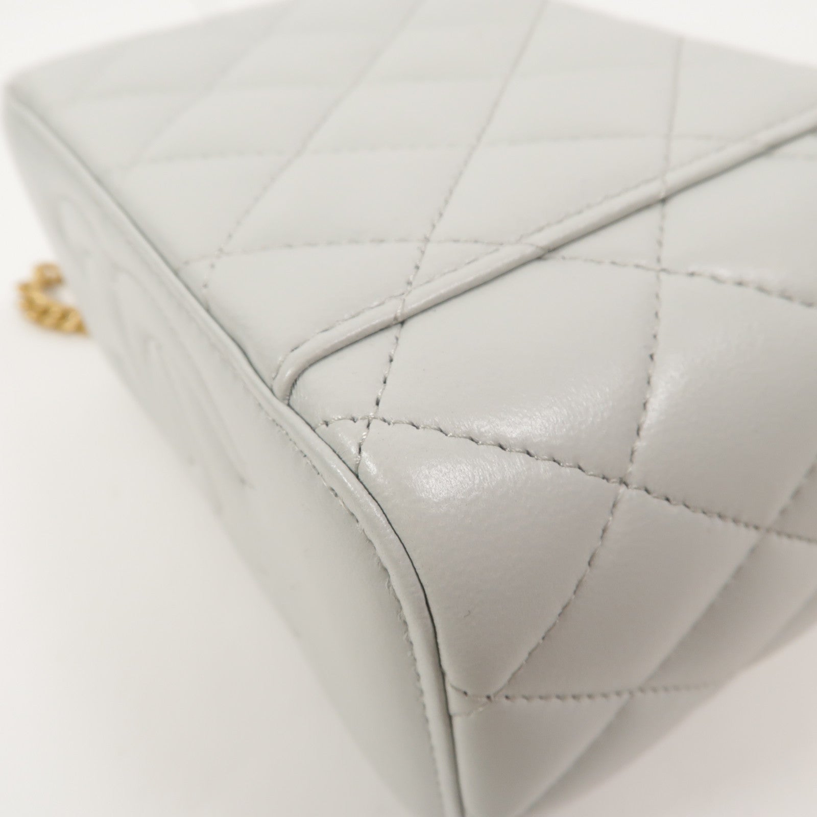 CHANEL 羊皮皮革Camellia Chain Vanity Case鏈帶肩背袋