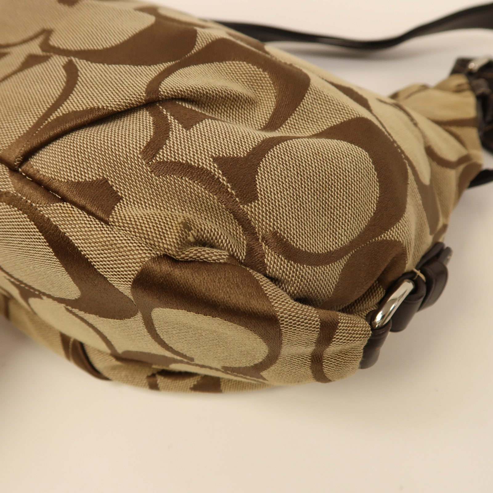 COACH 帆布Shoulder Bag銀扣肩背袋啡色