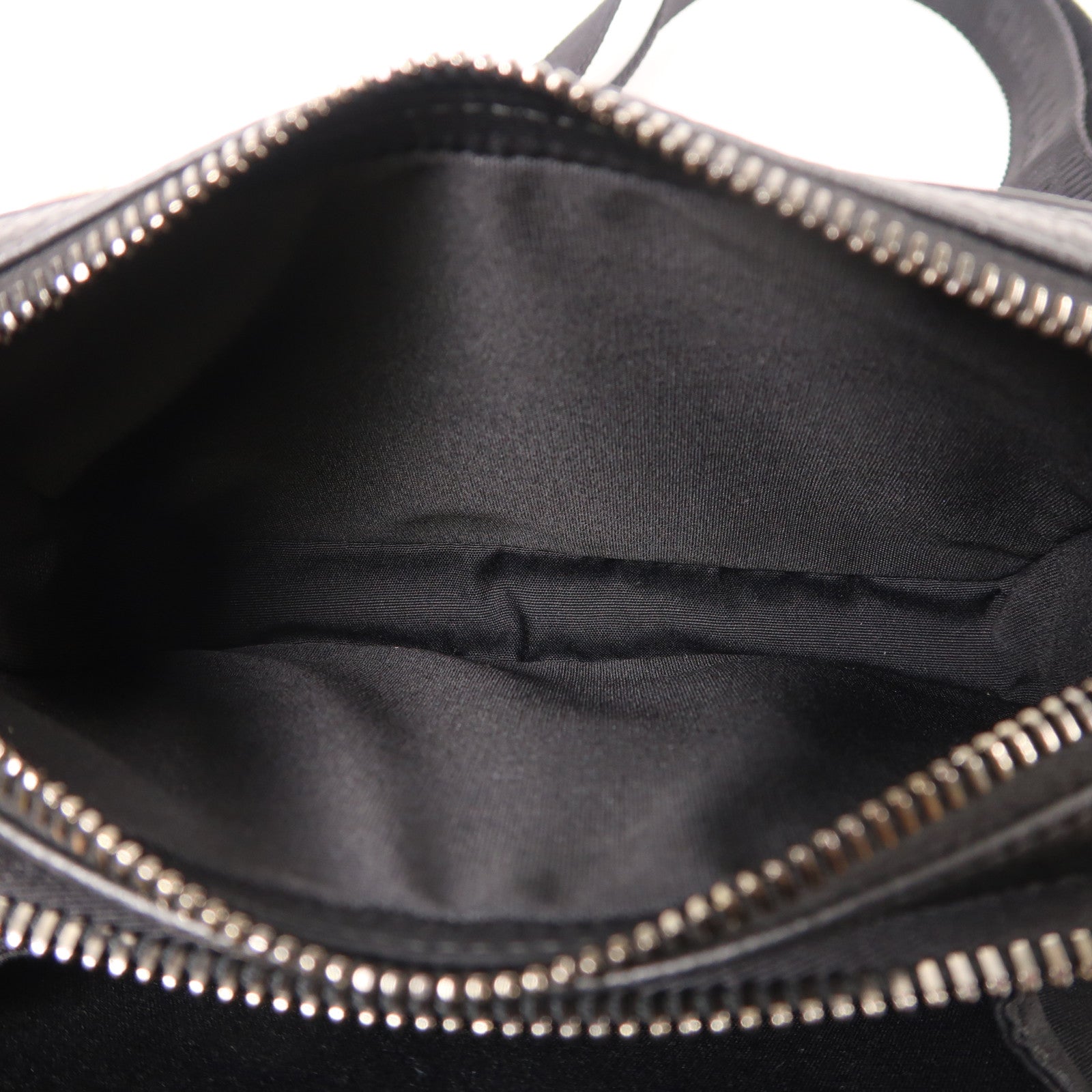 Dior 牛皮皮革ERL Pouch銀扣肩背袋