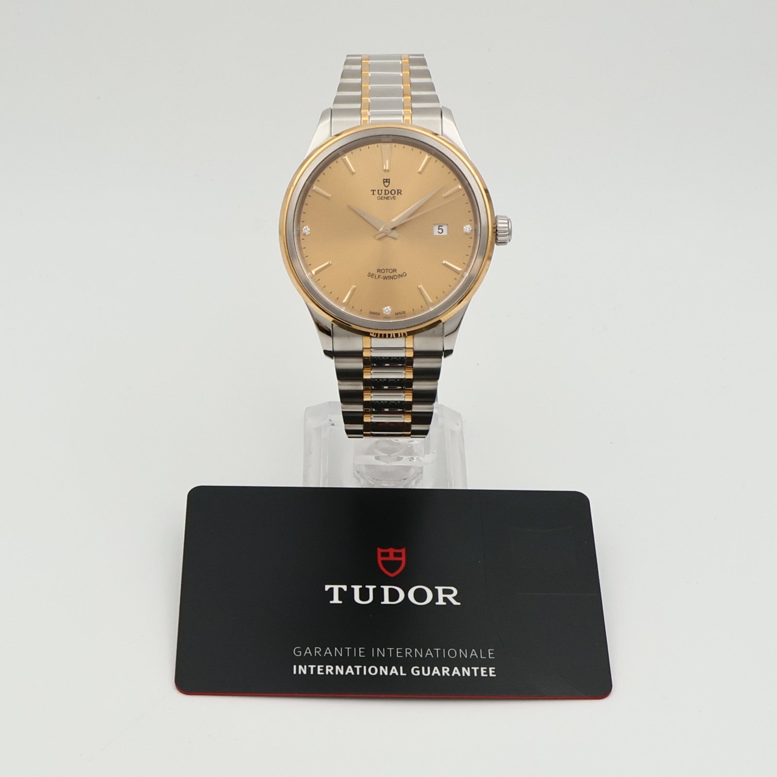 TUDOR Style 12703