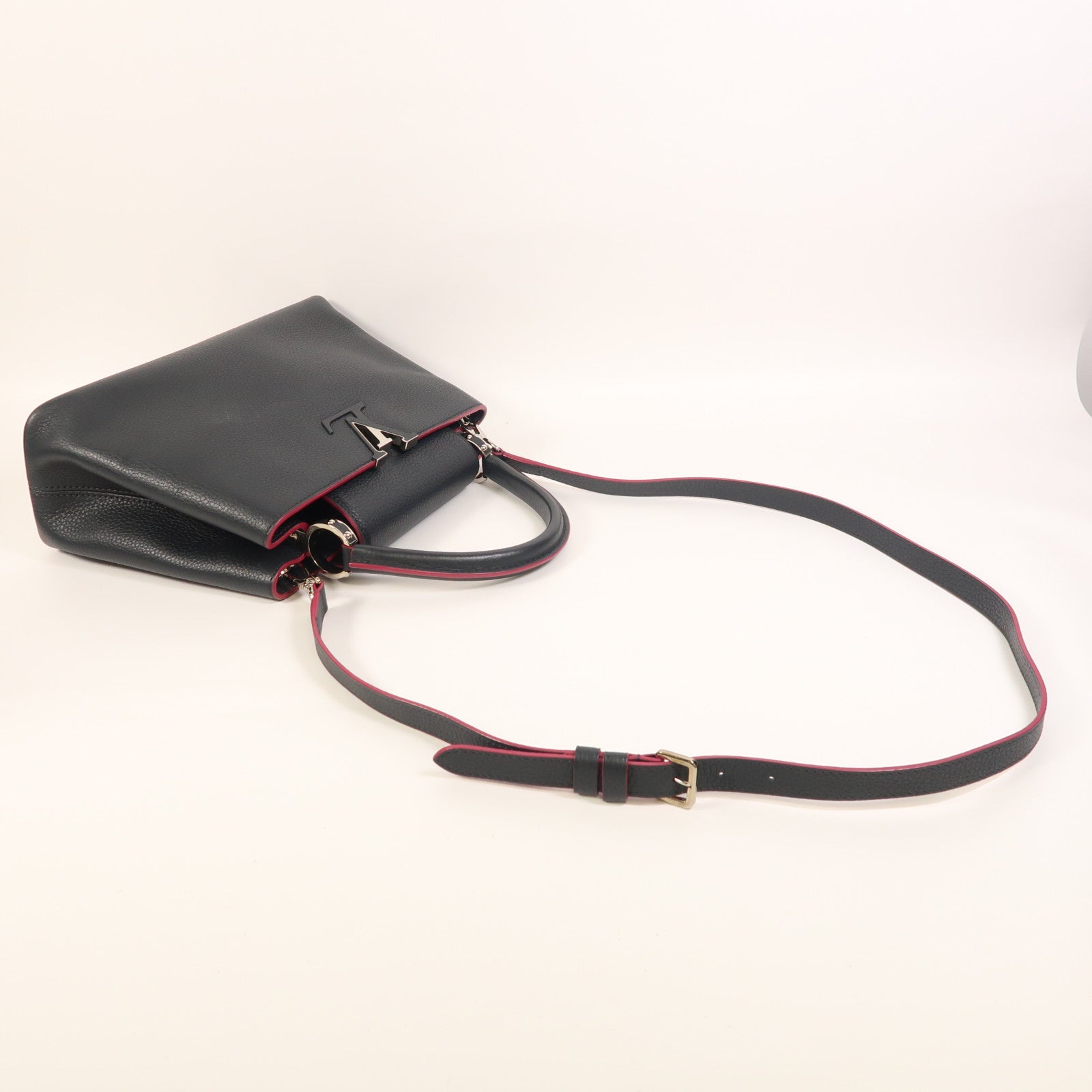 LOUIS VUITTON Taurillon Capucines MM銀扣手挽肩背兩用袋