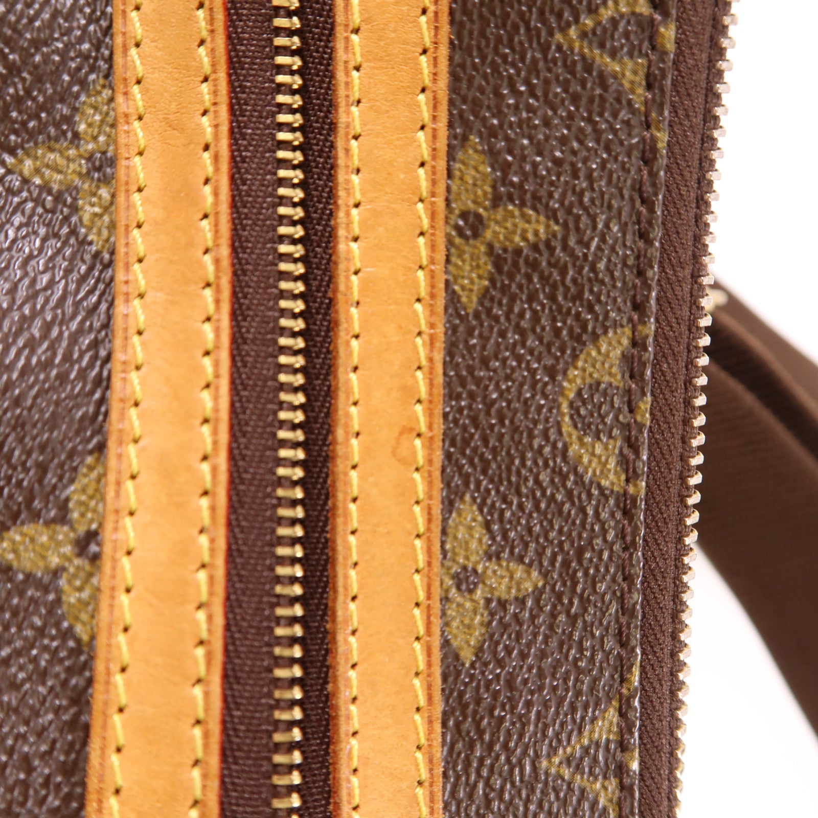 LOUIS VUITTON Monogram Pochette Bosphore金扣肩背袋