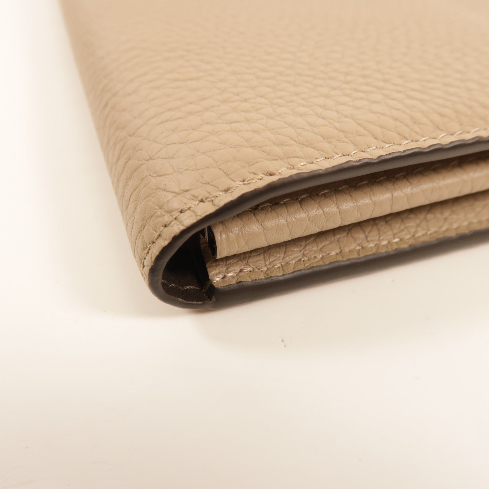 LOUIS VUITTON Taurillon皮革Capucines Wallet金扣長錢包