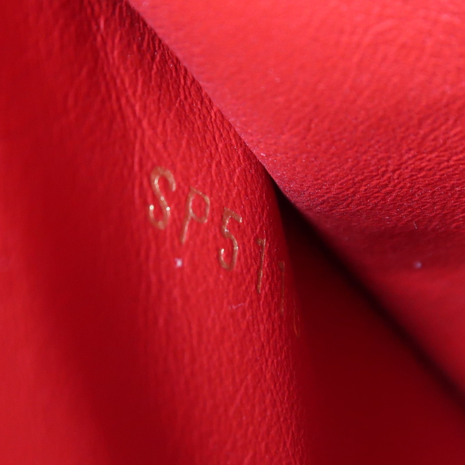 LOUIS VUITTON 牛皮皮革Capucines金扣手挽肩背兩用袋紅色