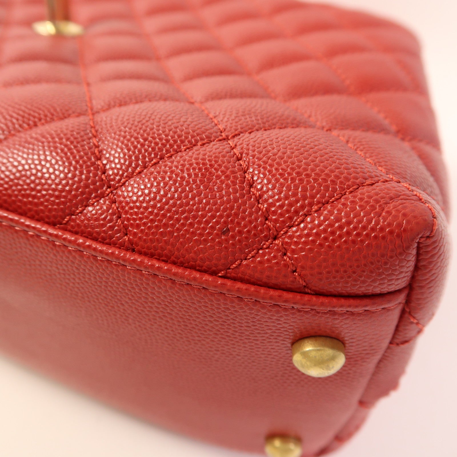 CHANEL 牛皮皮革Coco Handle Medium金扣手挽肩背兩用袋