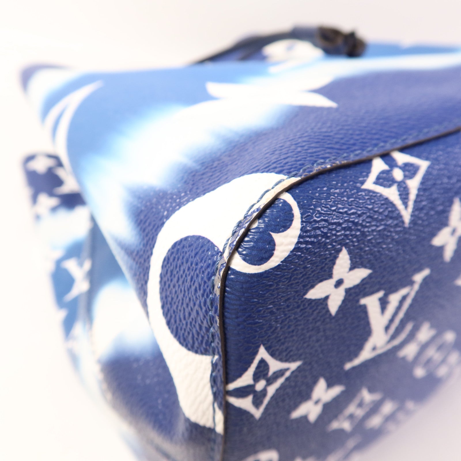 LOUIS VUITTON Monogram Escale Neo Noe銀扣肩背袋