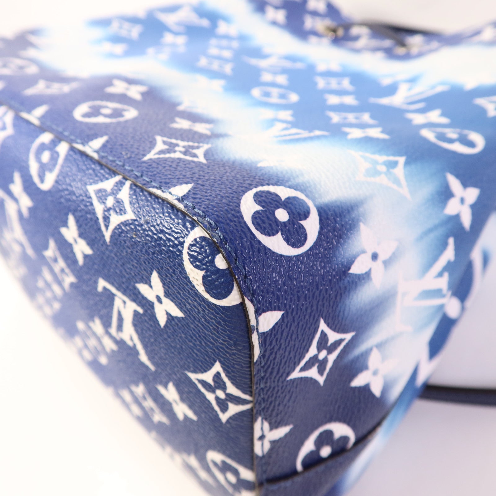 LOUIS VUITTON Monogram Escale Neo Noe銀扣肩背袋