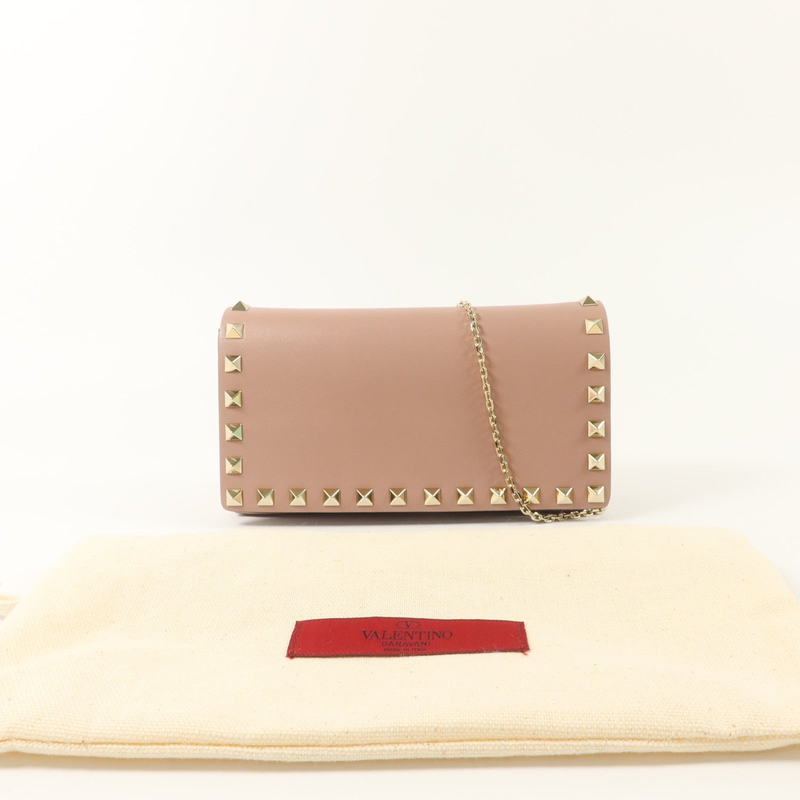 Valentino 牛皮皮革Rockstud WOC鏈帶肩背袋