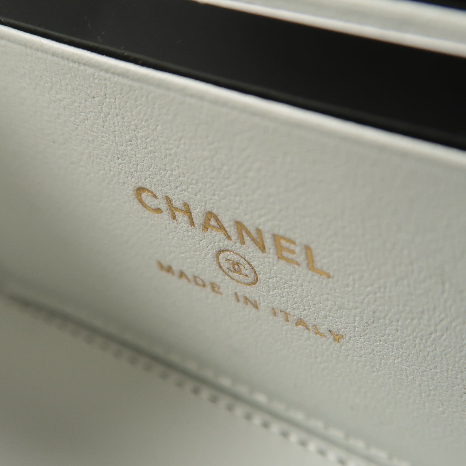 CHANEL 羊皮皮革Camellia Chain Vanity Case鏈帶肩背袋