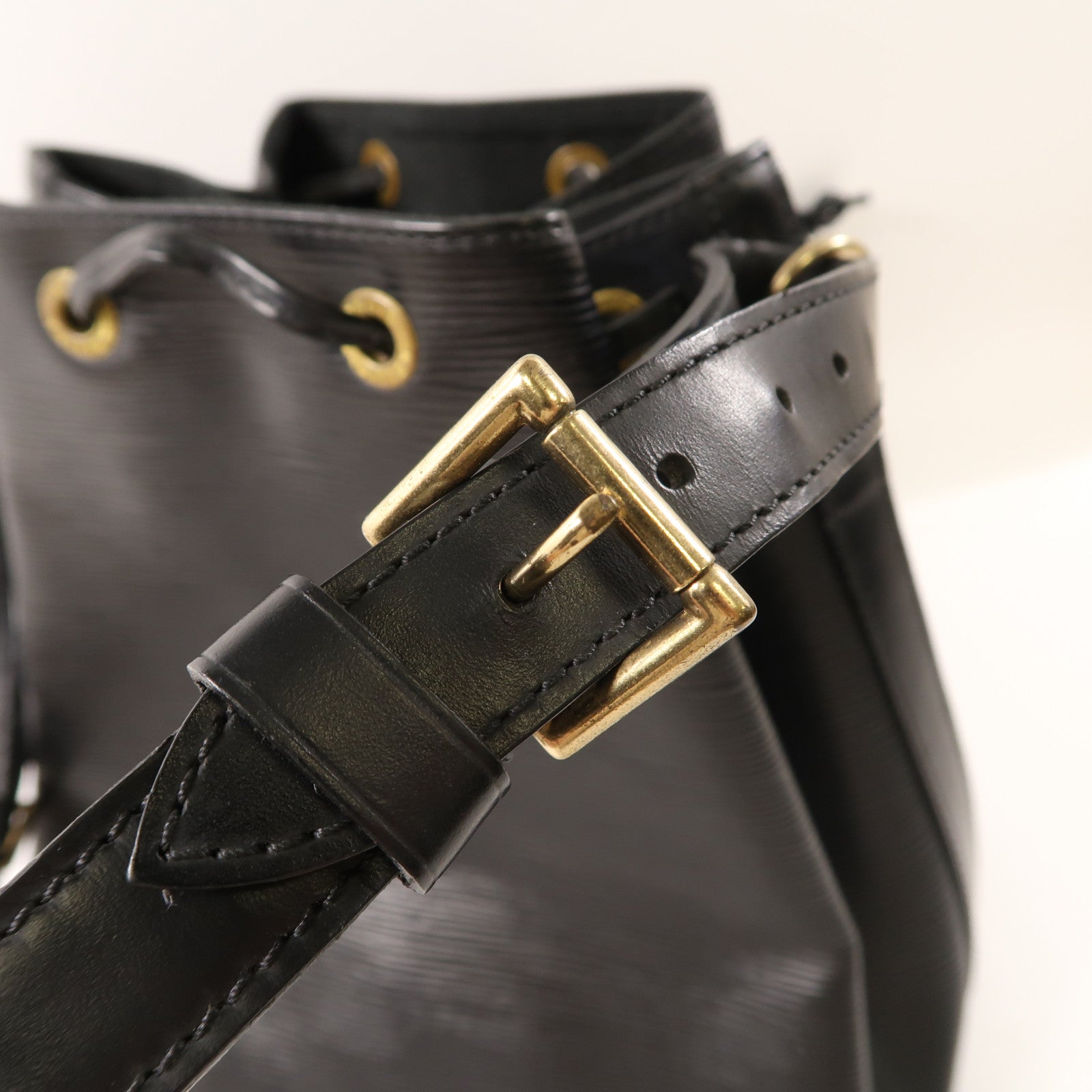 LOUIS VUITTON Epi Noe金扣肩背袋黑色