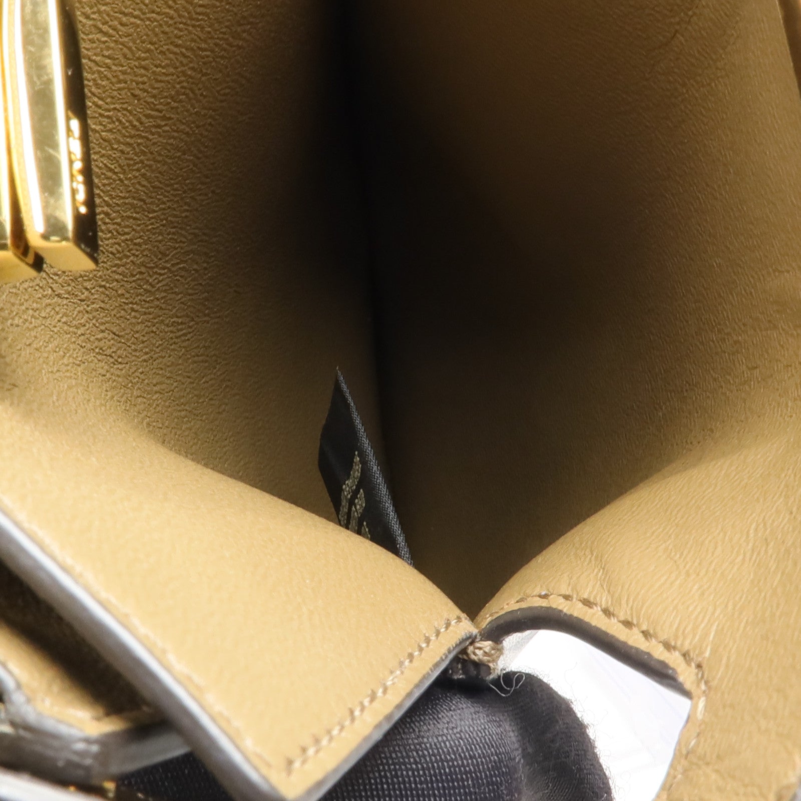 FENDI 牛皮皮革/塗層帆布Fendi Sarah Coleman Vertigo Peek-a-Phone手機袋