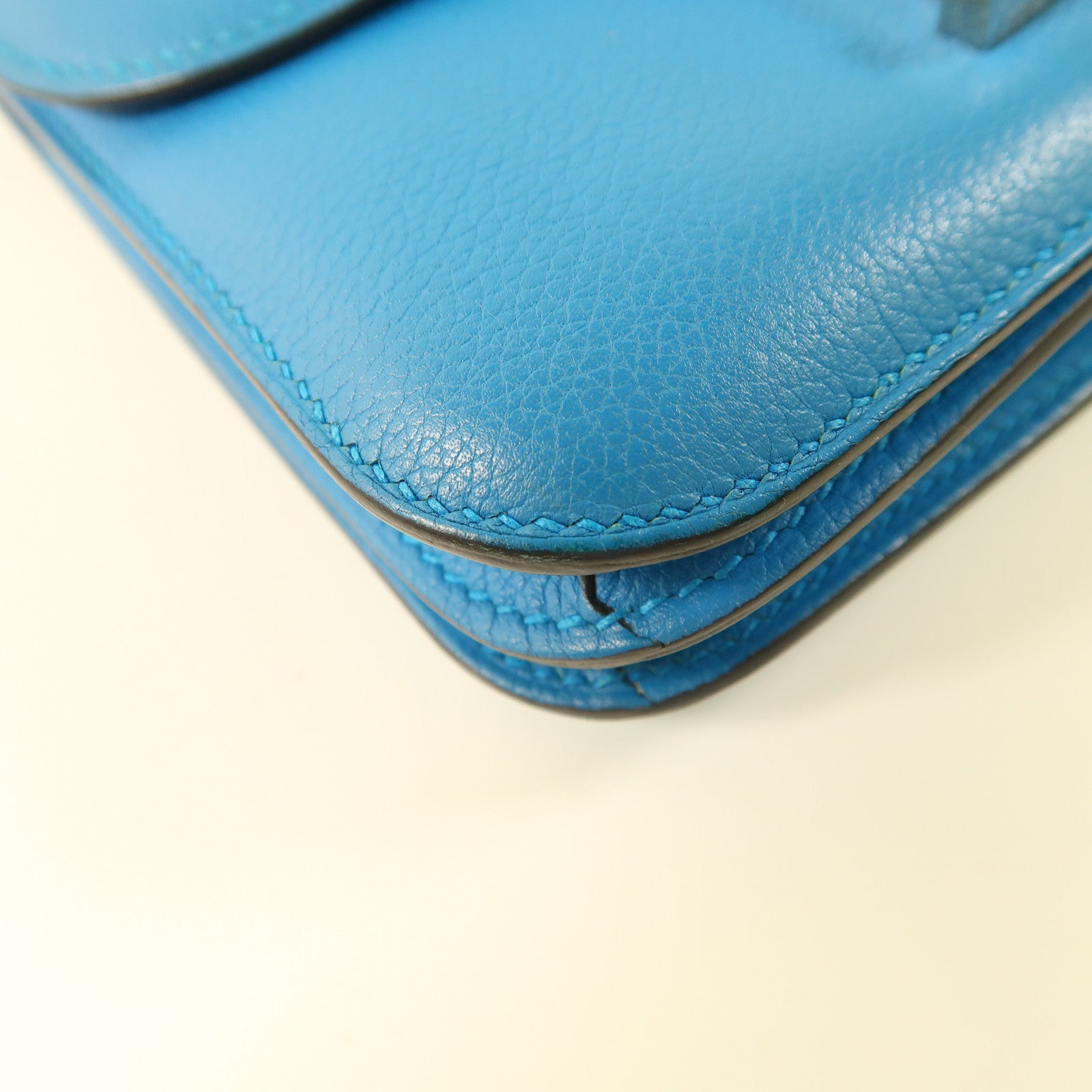 HERMES 【激減優惠】Evercolor皮革Constance Mini銀扣肩背袋7W Bleu Izmir