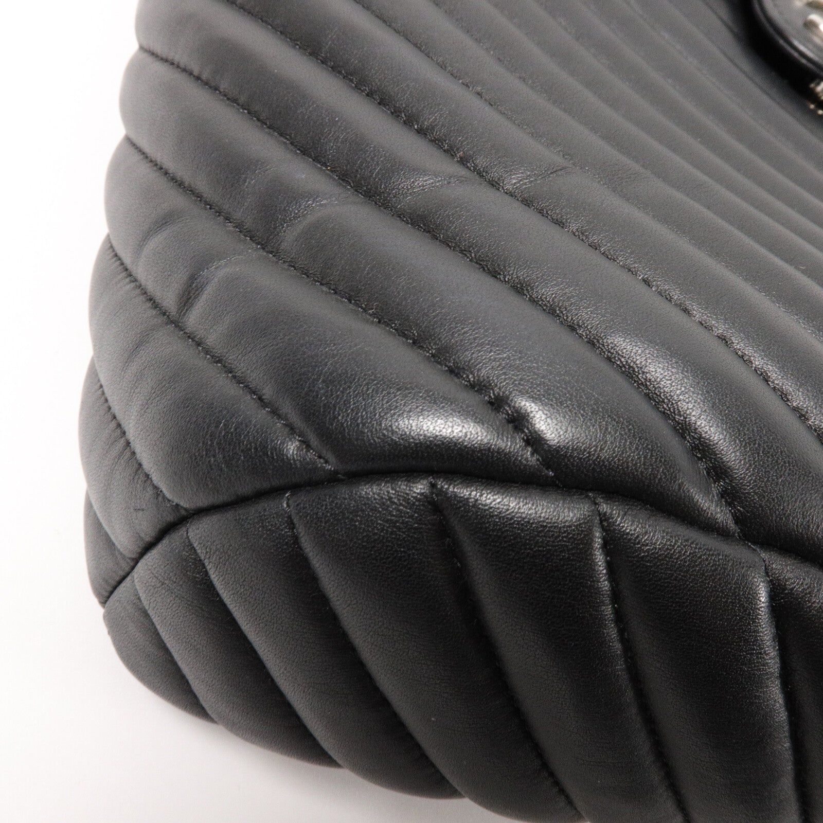 CHANEL 牛皮皮革Urban Spirit Backpack鏈帶背包