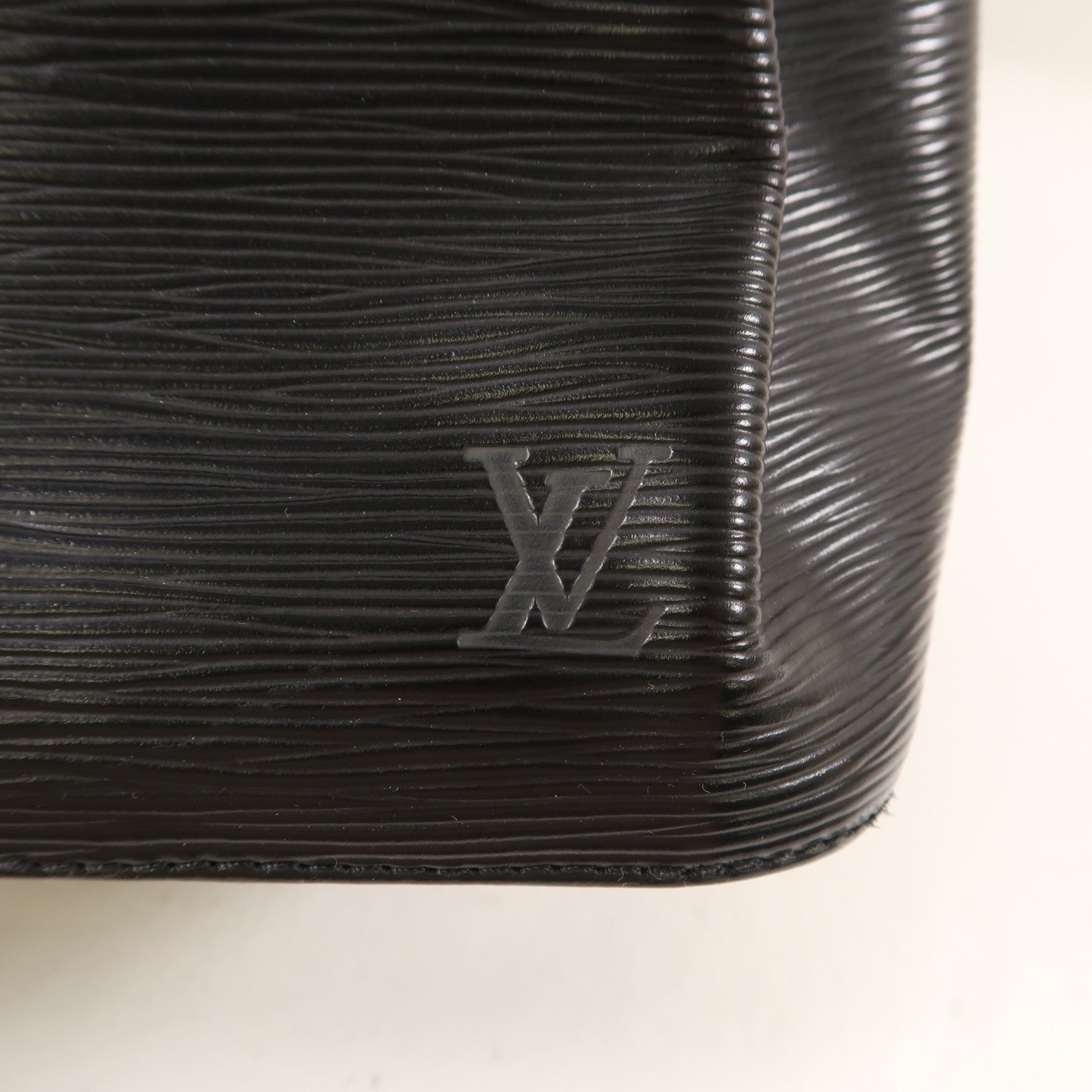 LOUIS VUITTON Epi Noe金扣肩背袋黑色