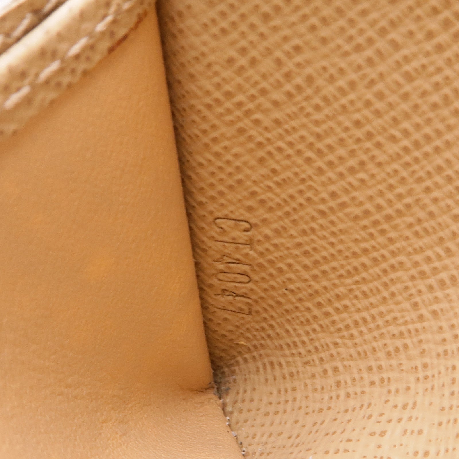 LOUIS VUITTON Monogram Pochette Cre T & B金扣零錢包