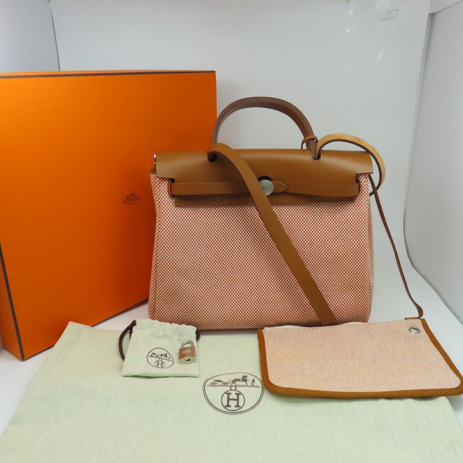 HERMES 帆布/皮革Herbag PM銀扣手挽肩背兩用袋Sanguine三文魚色/Fauve太妃色
