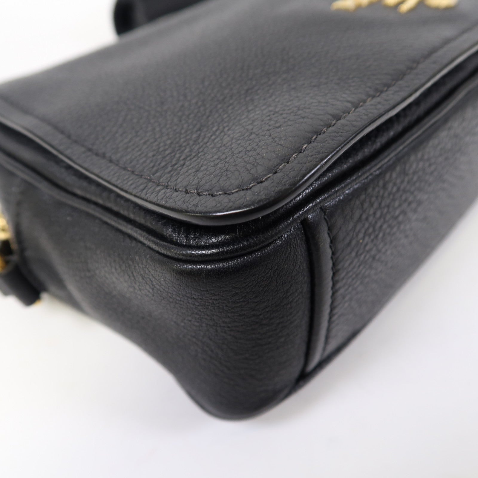 PRADA 牛皮皮革Shoulder Bag金扣肩背袋黑色