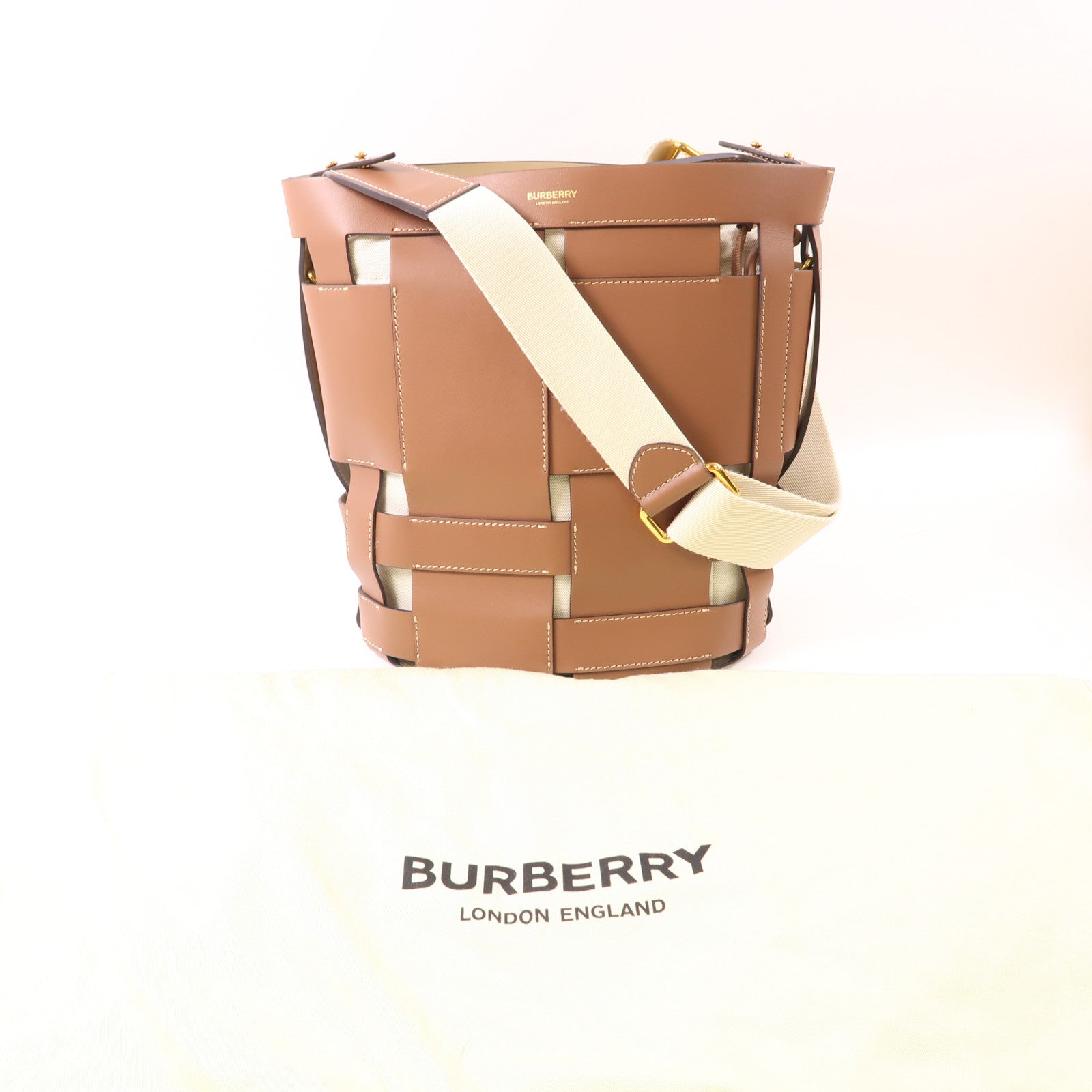BURBERRY 牛皮皮革Foster Bucket Bag金扣肩背袋