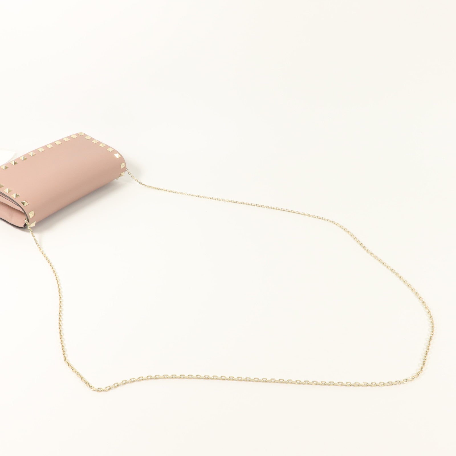 Valentino 牛皮皮革Rockstud WOC鏈帶肩背袋