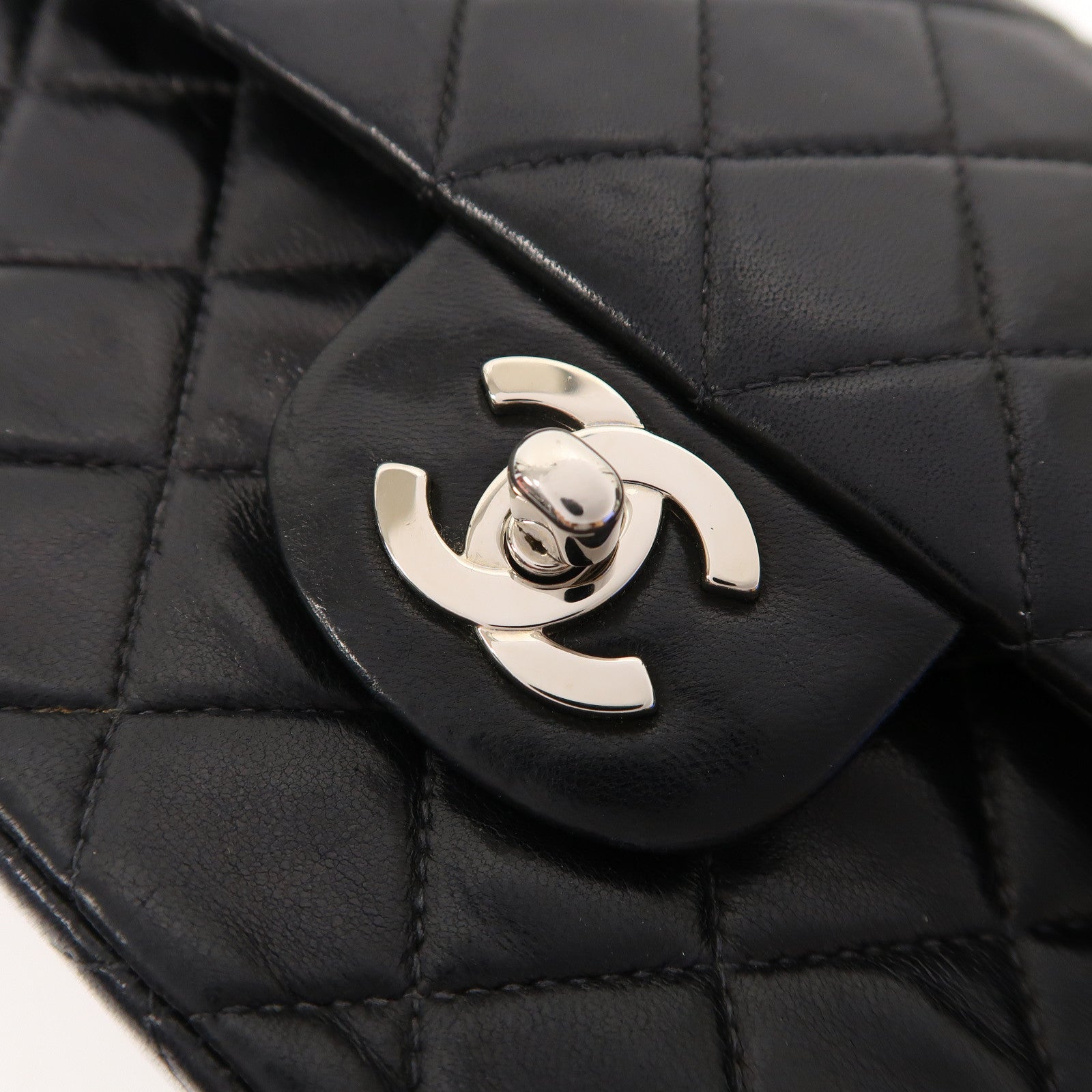 CHANEL 【激減優惠】菱格牛皮皮革Classic Chain Shoulder Bag銀扣鏈帶肩背袋黑色