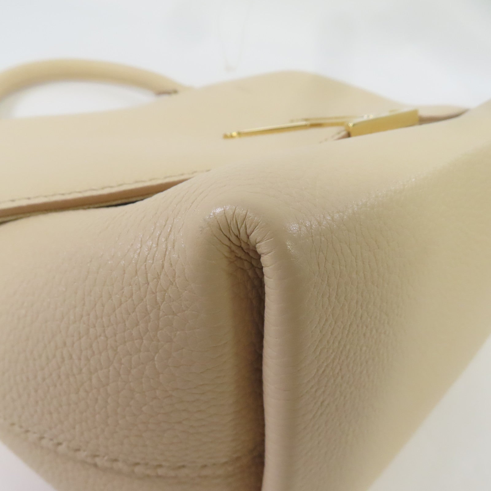 LOUIS VUITTON 【激減優惠】牛皮皮革Volta金扣手挽肩背兩用袋米色