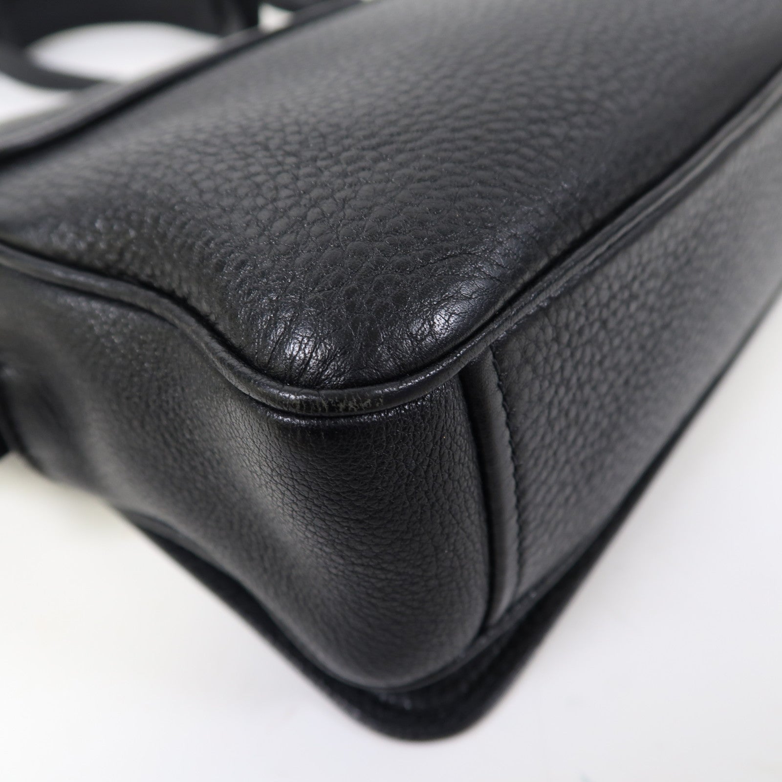 PRADA 牛皮皮革Shoulder Bag金扣肩背袋黑色