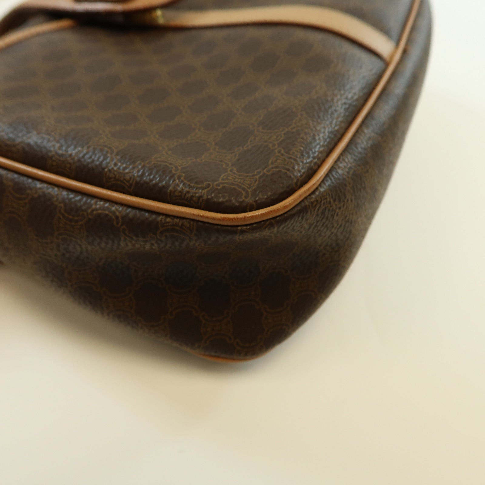 CELINE 塗層帆布Macadam Blason金扣肩背袋啡色