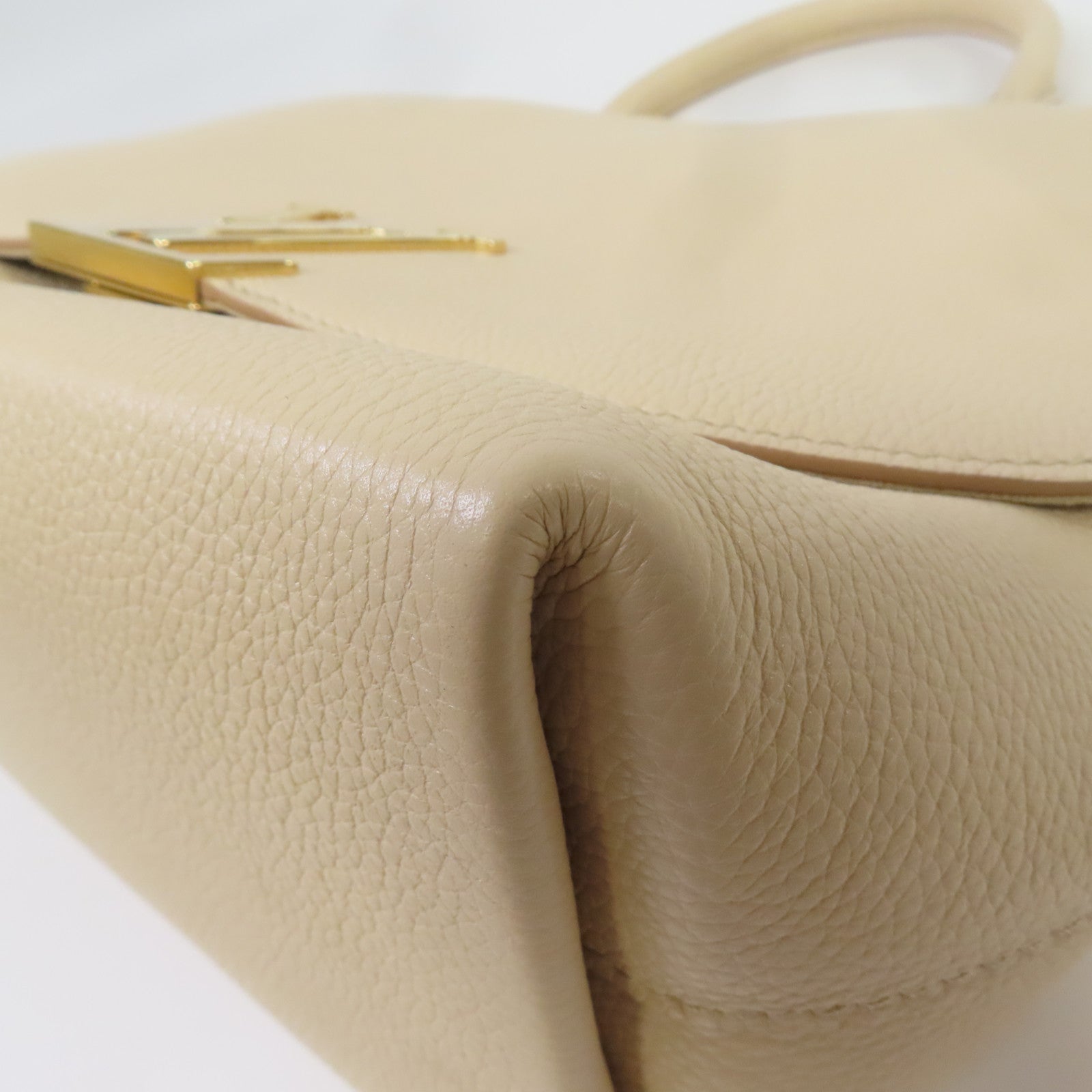 LOUIS VUITTON 【激減優惠】牛皮皮革Volta金扣手挽肩背兩用袋米色