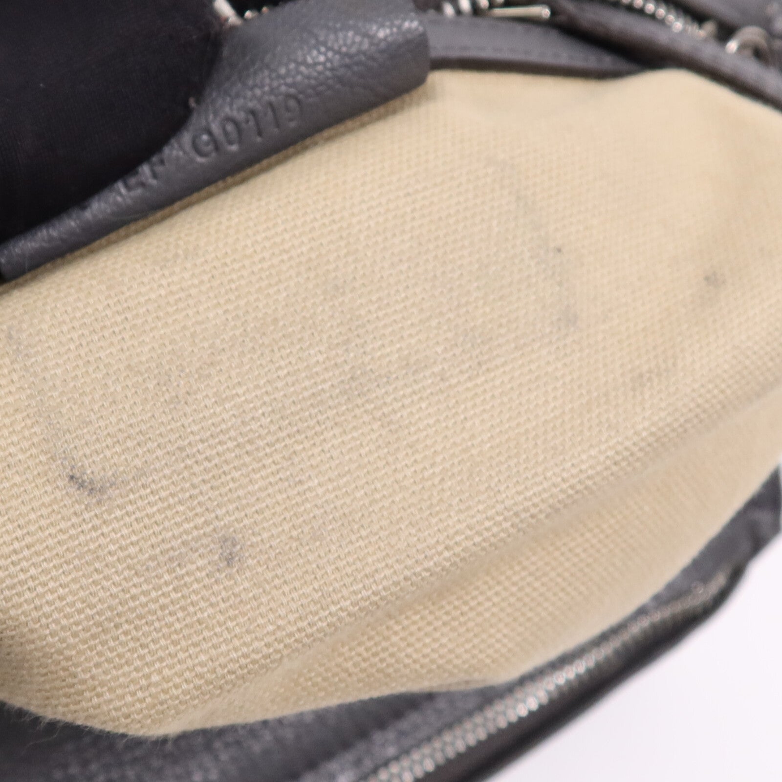 GIVENCHY 皮革Pandora Bag銀扣肩背袋