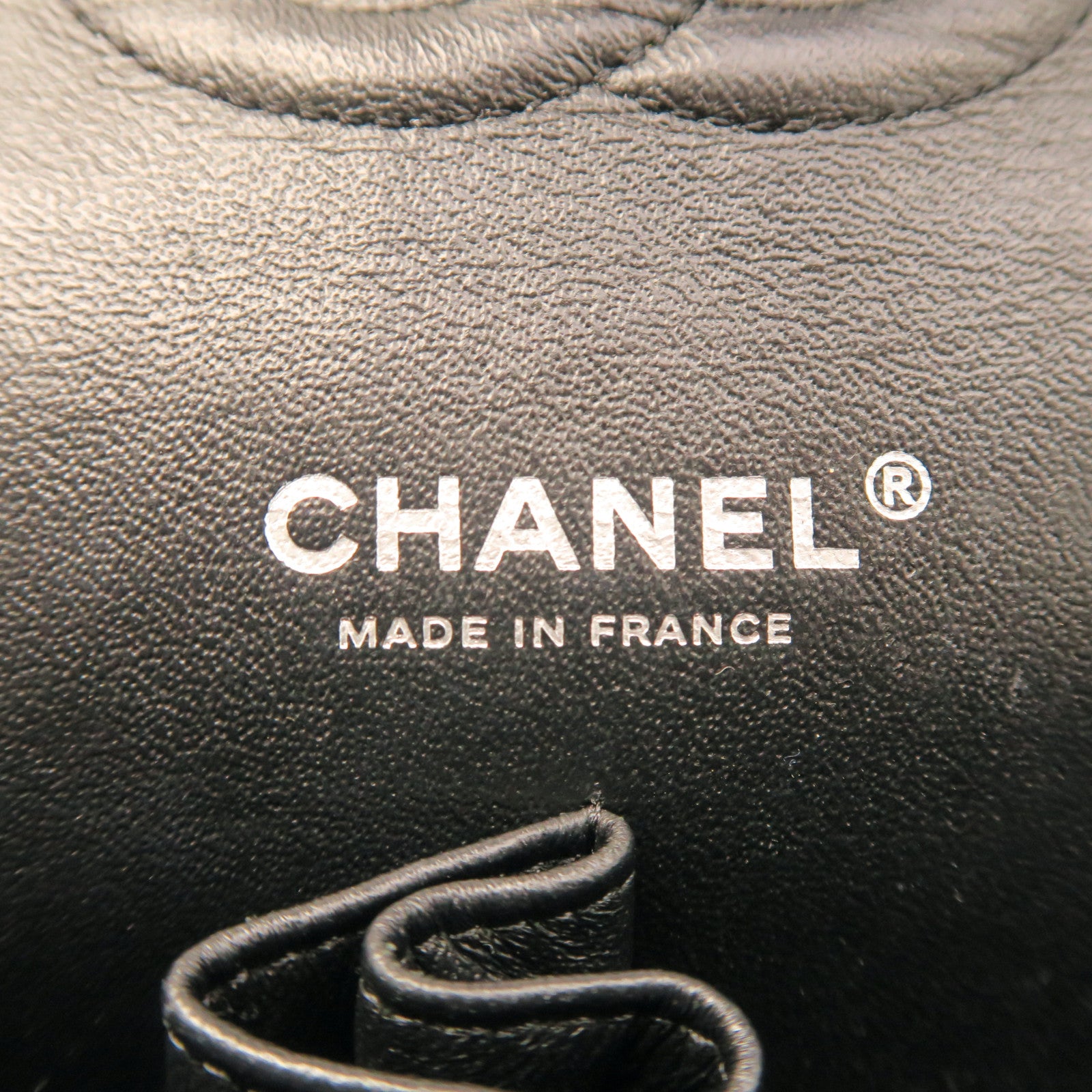 CHANEL diamond patent leather Chain Shoulder silver buckle chain shoulder bag black