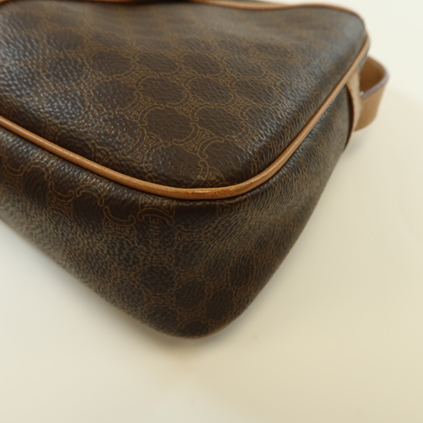 CELINE 塗層帆布Macadam Blason金扣肩背袋啡色