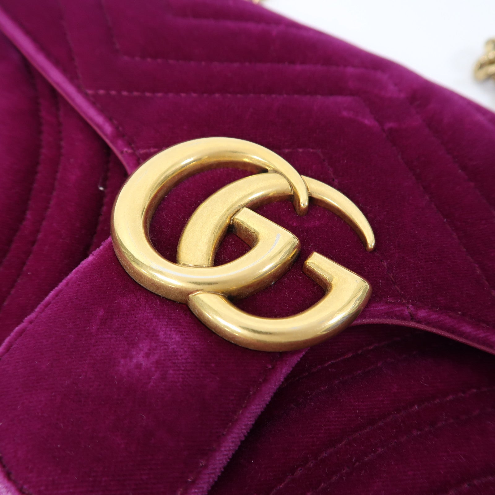 GUCCI 【激減優惠】絨布GG Marmont金扣鏈帶肩背袋紫色