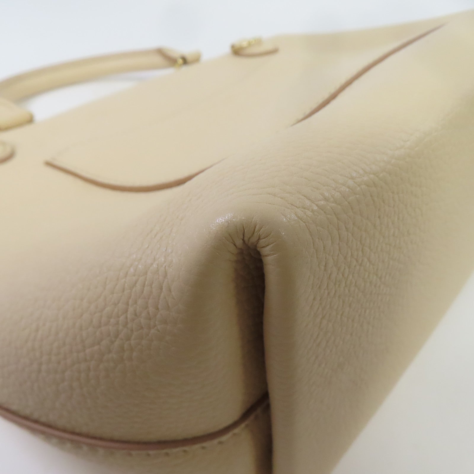 LOUIS VUITTON 【激減優惠】牛皮皮革Volta金扣手挽肩背兩用袋米色