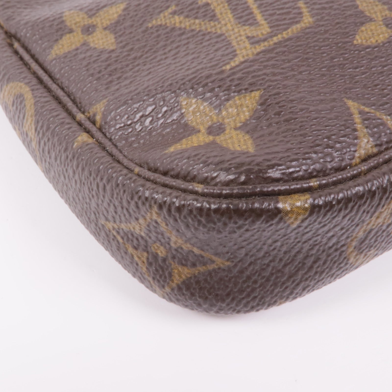 LOUIS VUITTON Monogram Mini Pochette Accessoires金扣手挽袋棕色