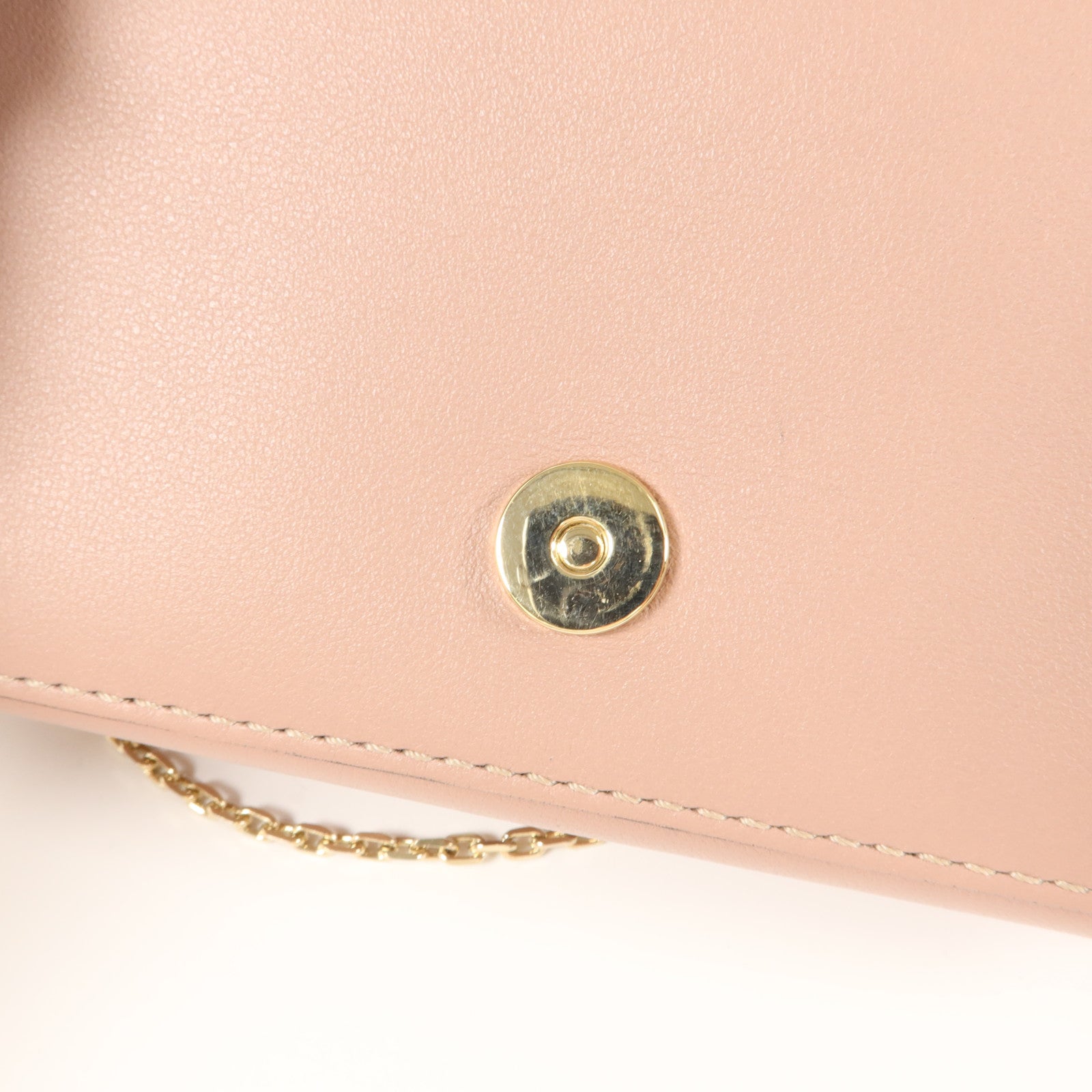 Valentino 牛皮皮革Rockstud WOC鏈帶肩背袋