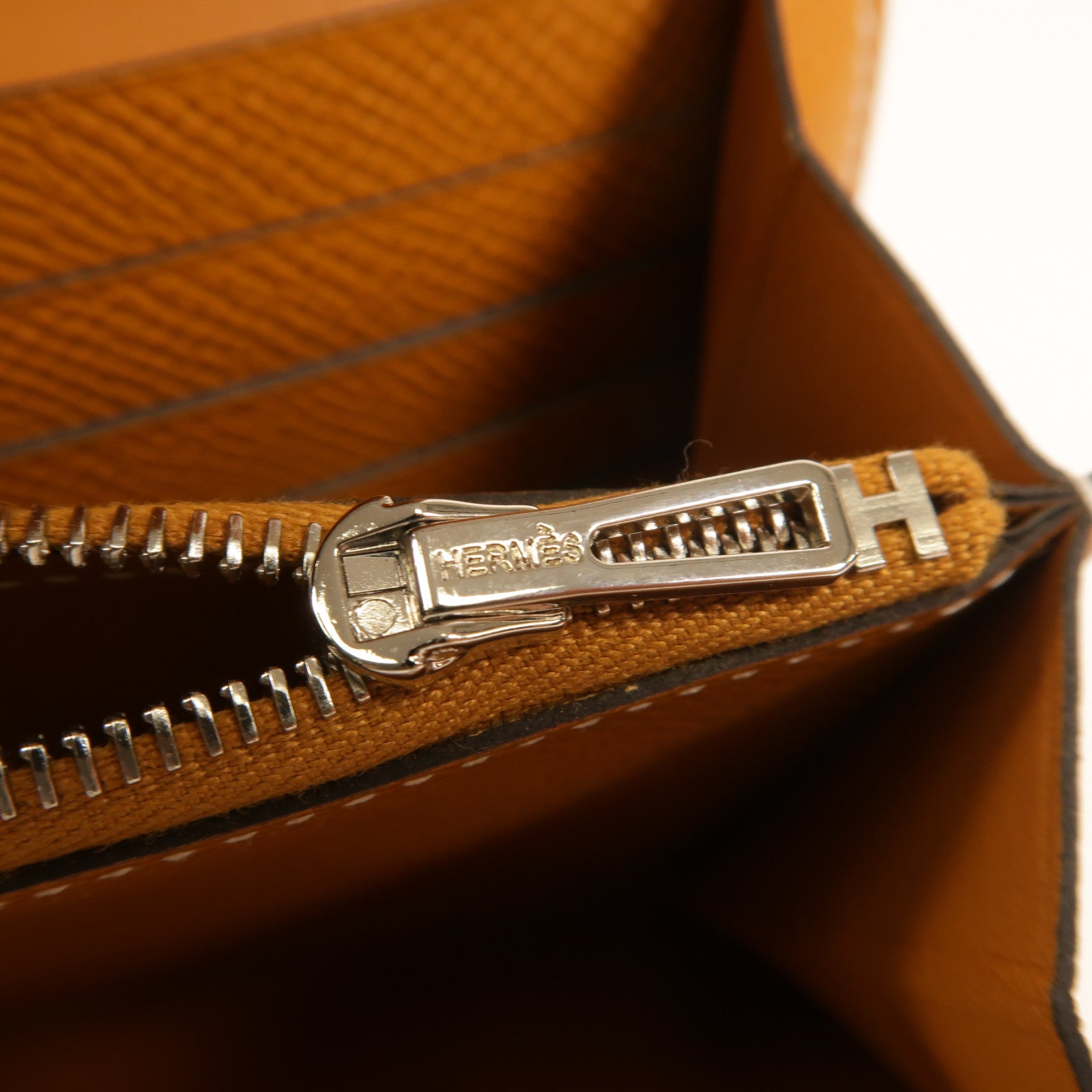 HERMES Epsom皮革Constance To Go銀扣肩背袋