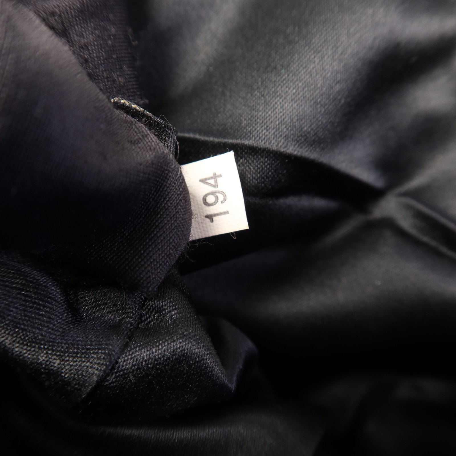 Miu Miu 牛皮皮革Pouch銀扣小袋