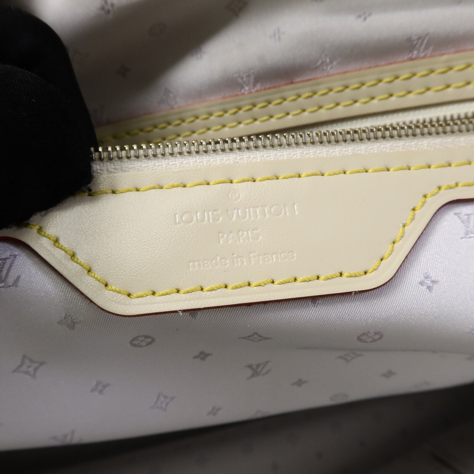 LOUIS VUITTON Suhali Lockit MM手挽袋