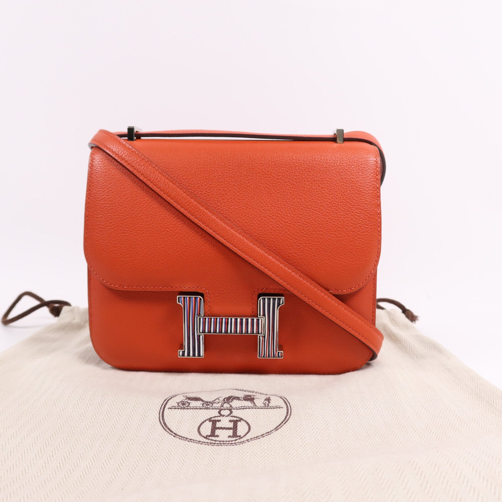 HERMES Evercolor皮革Constance Mini銀扣肩背袋Capucine