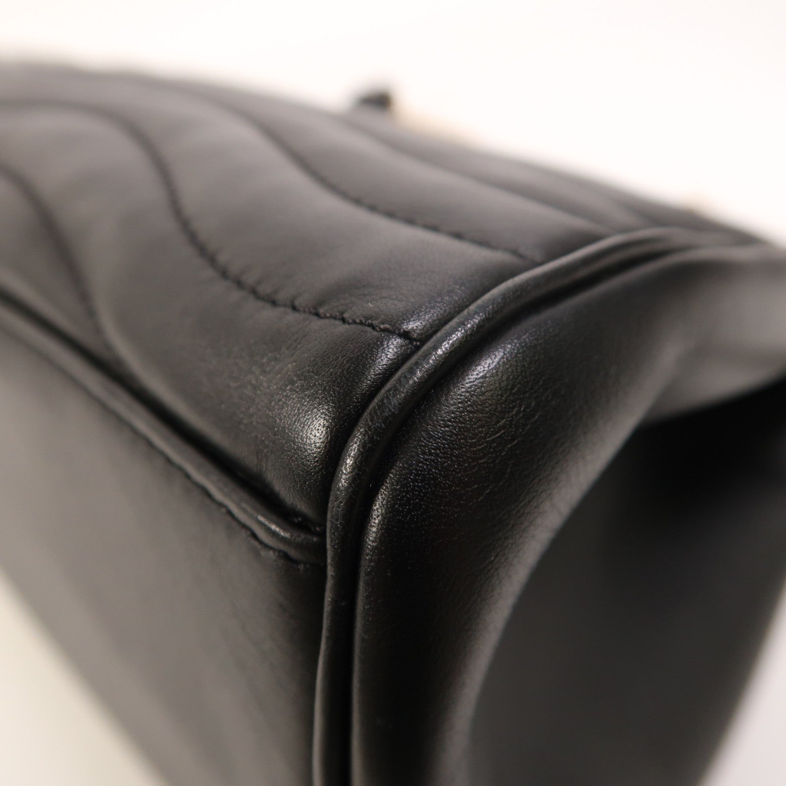 LOUIS VUITTON 牛皮皮革New Wave Chain Tote金扣鏈帶肩背袋