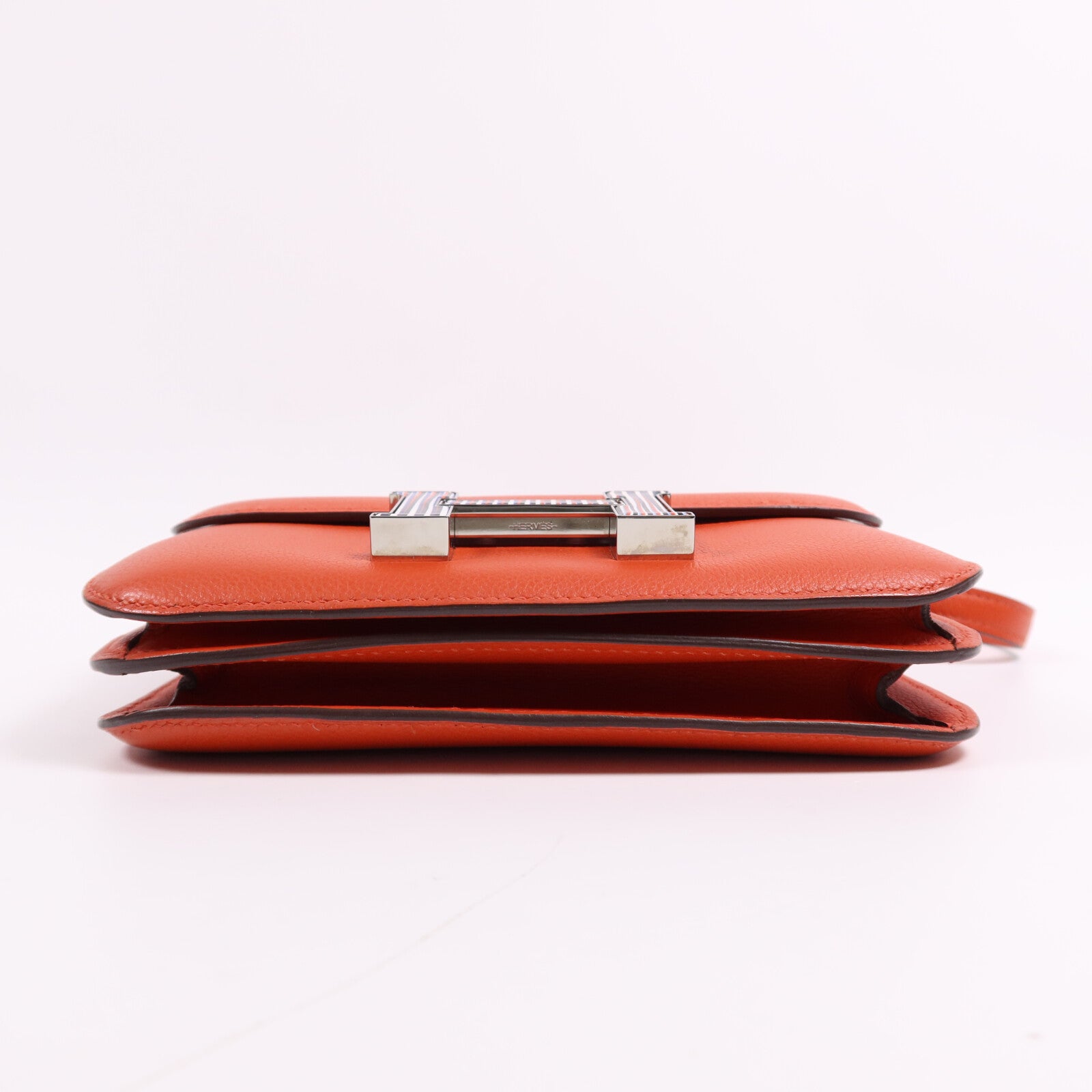 HERMES Evercolor皮革Constance Mini銀扣肩背袋Capucine