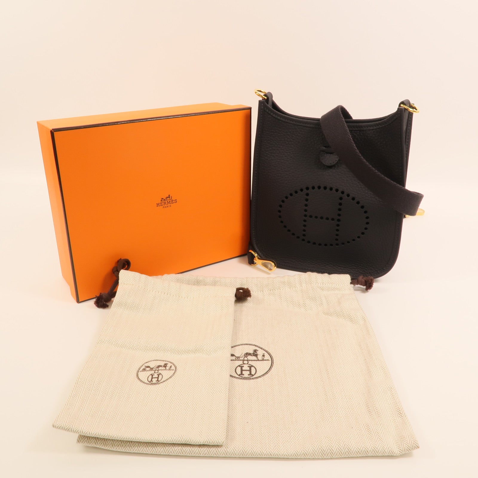 HERMES Clemence皮革Evelyne TPM金扣肩背袋Caban