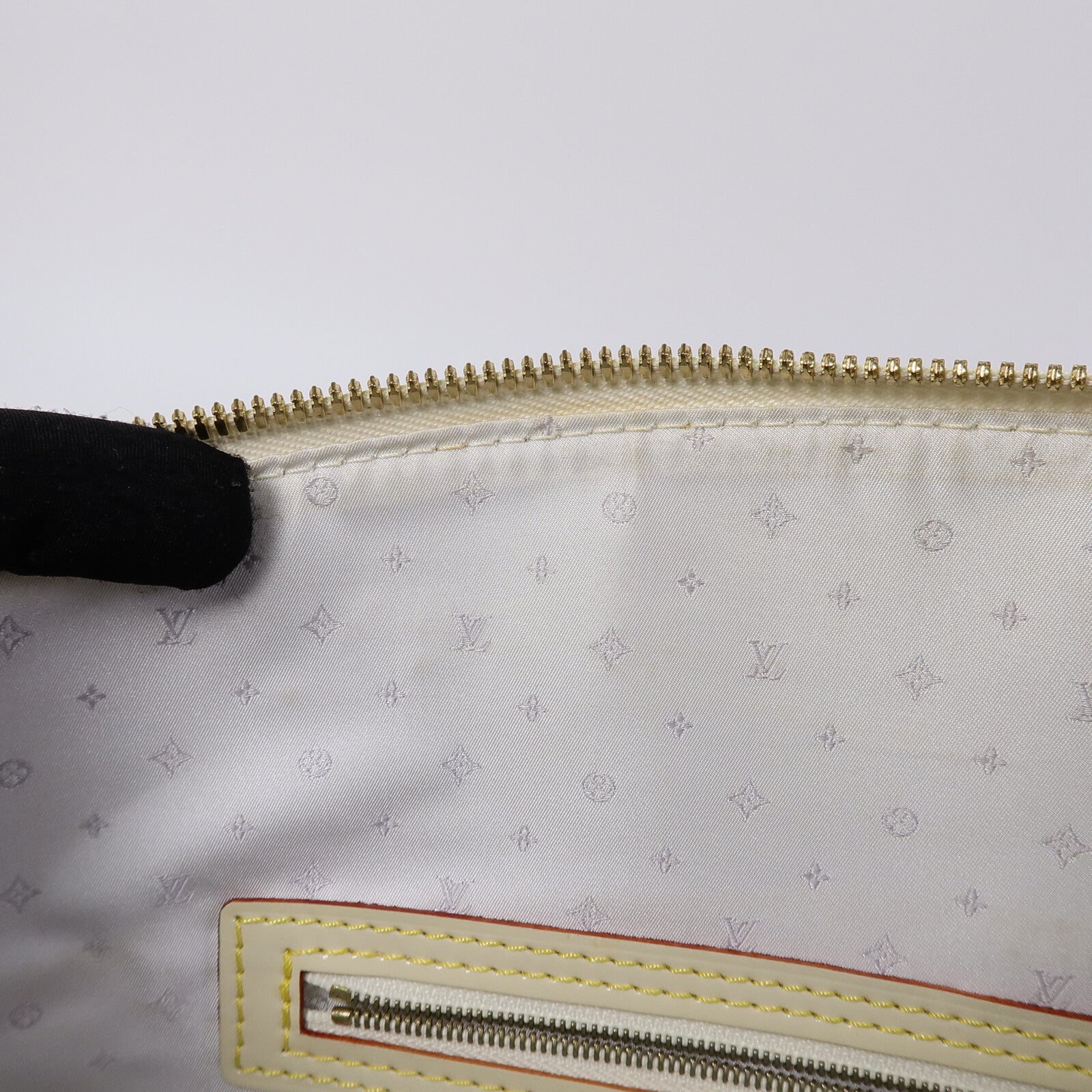 LOUIS VUITTON Suhali Lockit MM手挽袋