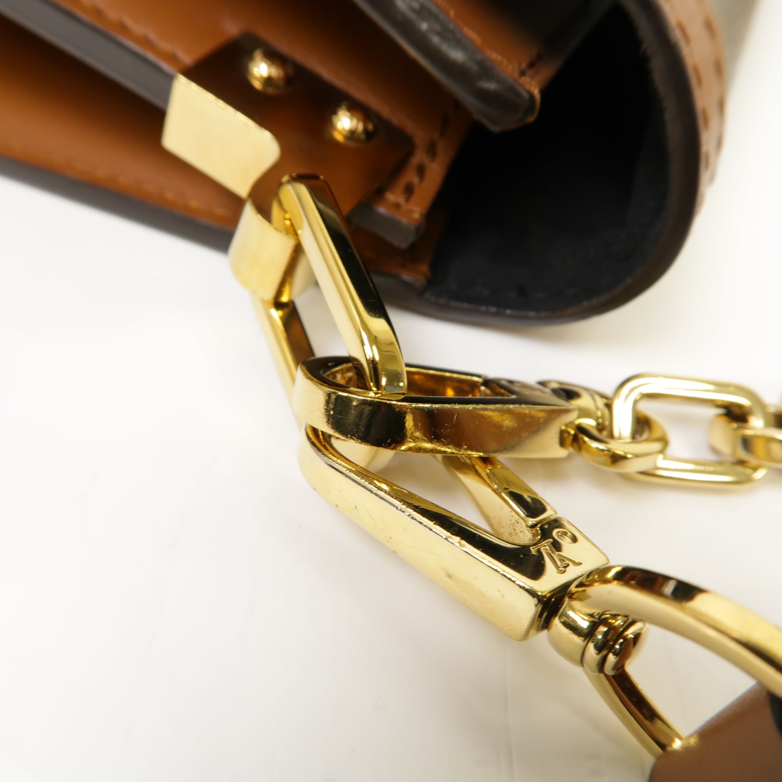 LOUIS VUITTON Monogram Reverse Dauphine金扣肩背袋啡色